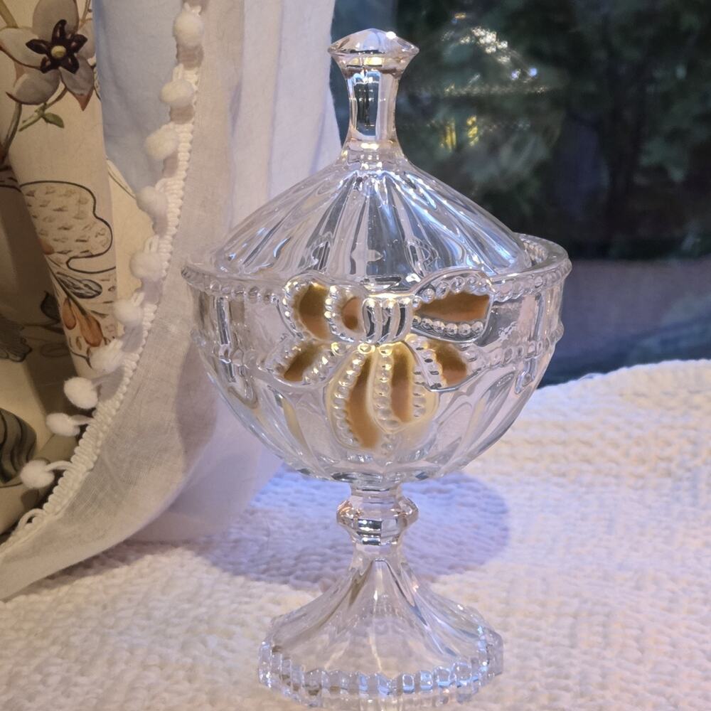 Vintage Pedestal Candy Dish Gold Bow Faceted Lid